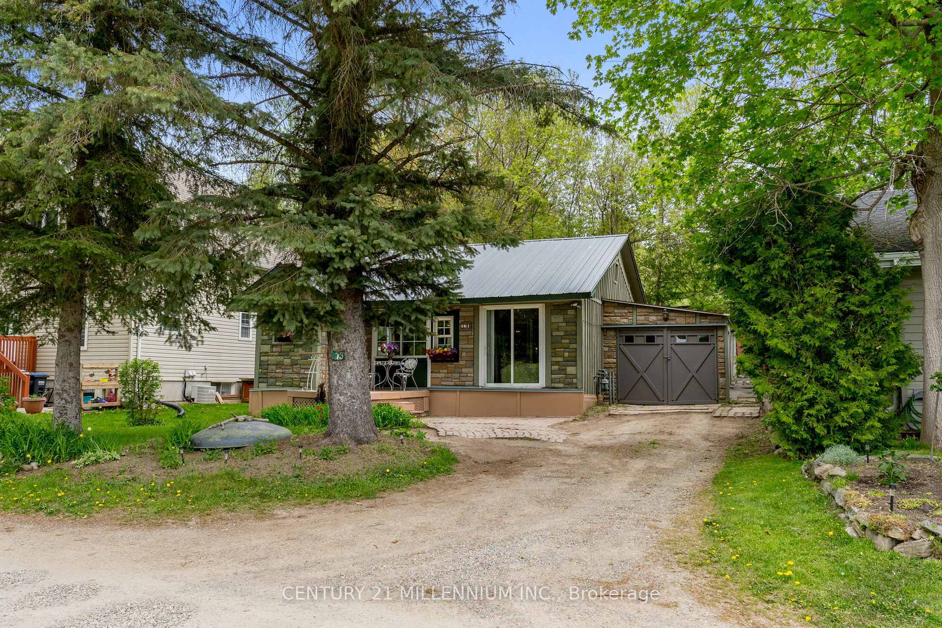 Photo de la propriété:  13 Old Pavilion Road  ON L7C 3J8 