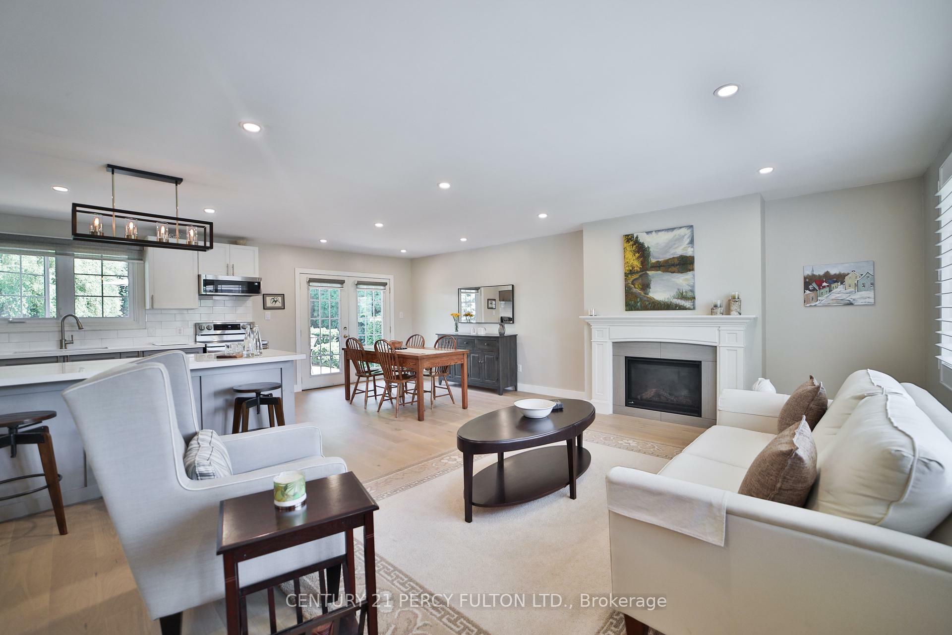 Photo de la propriété: 1520 Rebecca Street ON L6L 1Z7