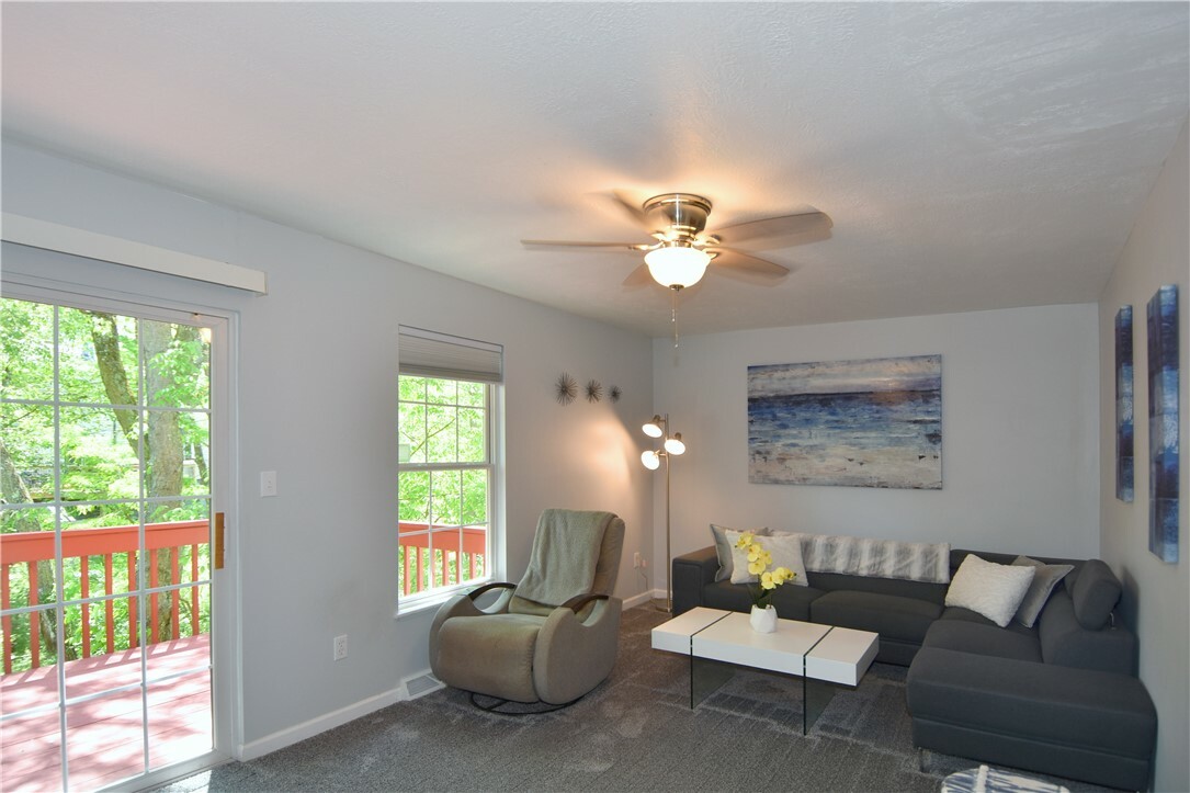 Property Photo: 3094 Meadow Brook PA 15044