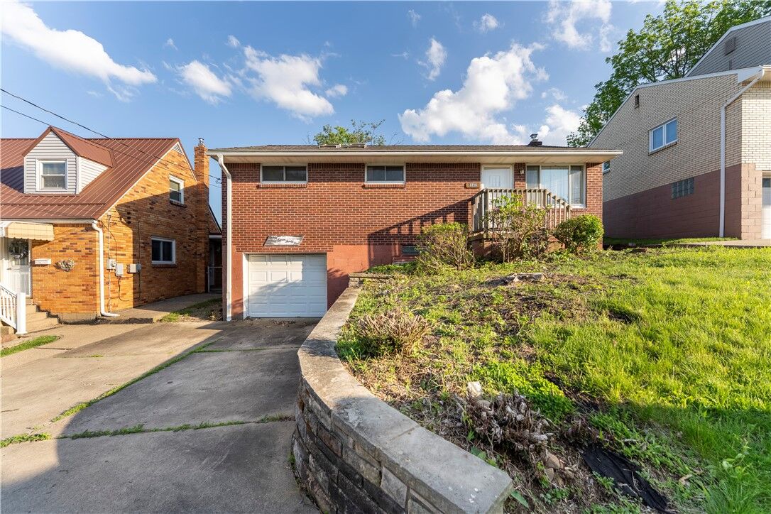 Property Photo: 3735 Lyndell St PA 15234