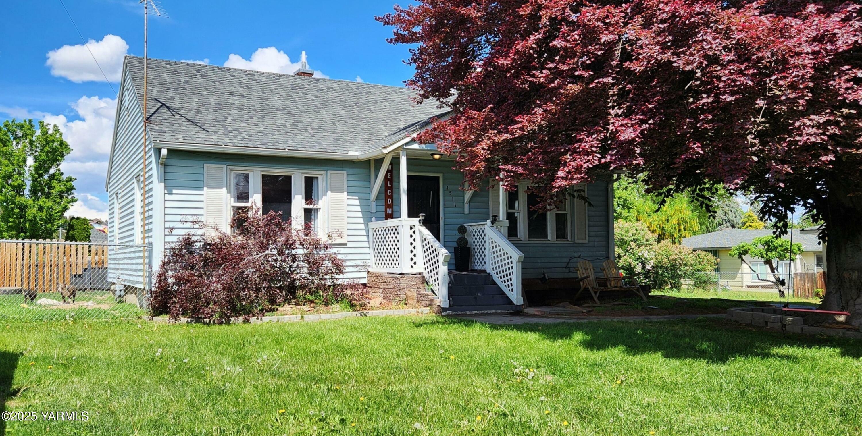 Property Photo: 4511 Englewood Ave Ave WA 98908