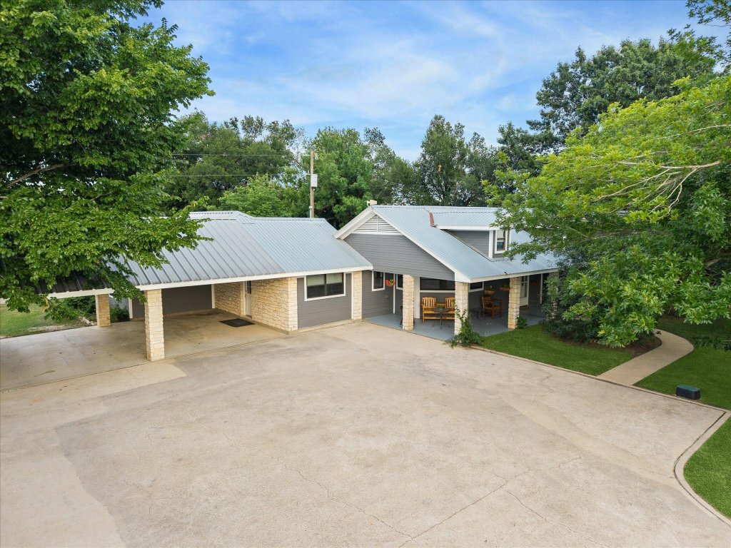 Property Photo: 4451 County Road 467 TX 78621