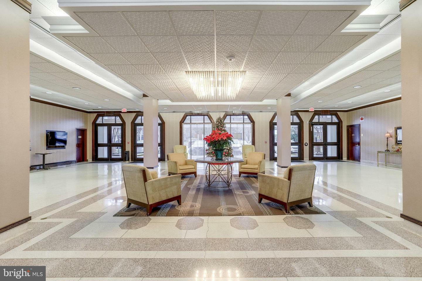 Property Photo: 700 7th Street SW 707 DC 20024