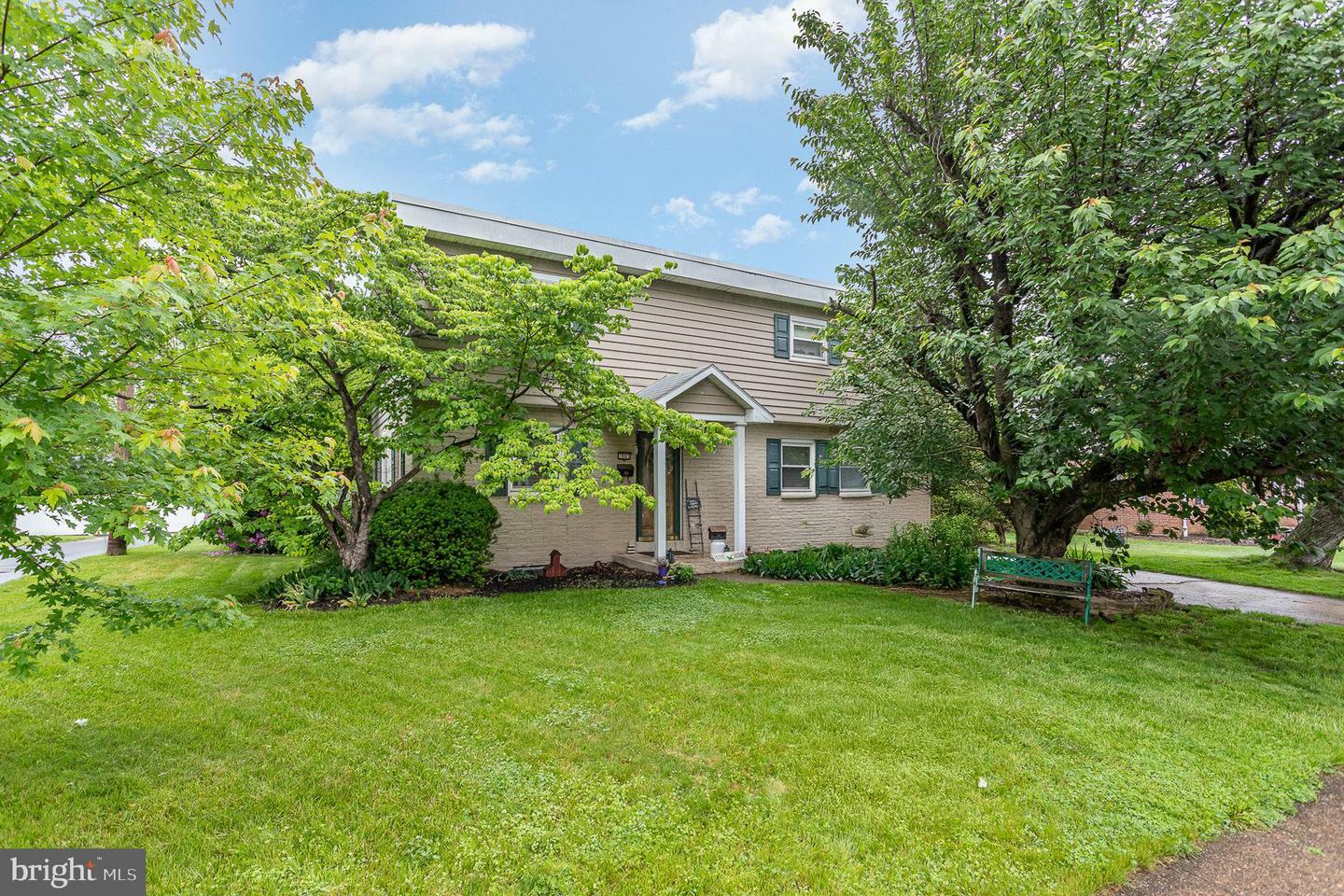 Property Photo: 1003 Apple Drive PA 17055