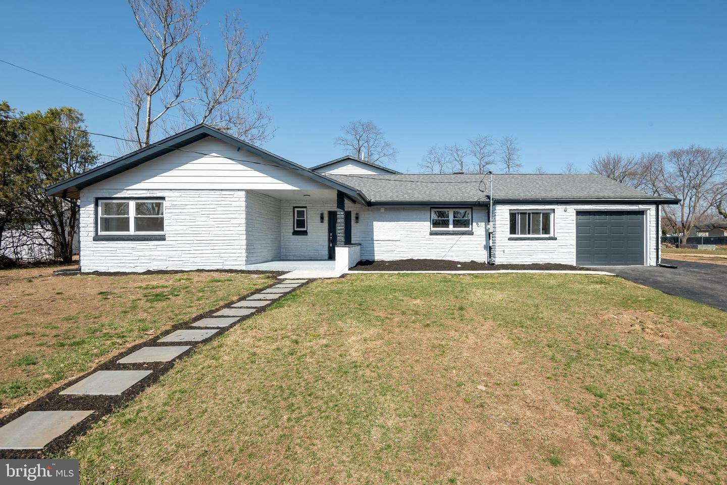 119 Marion Avenue  Carlisle PA 17013 photo