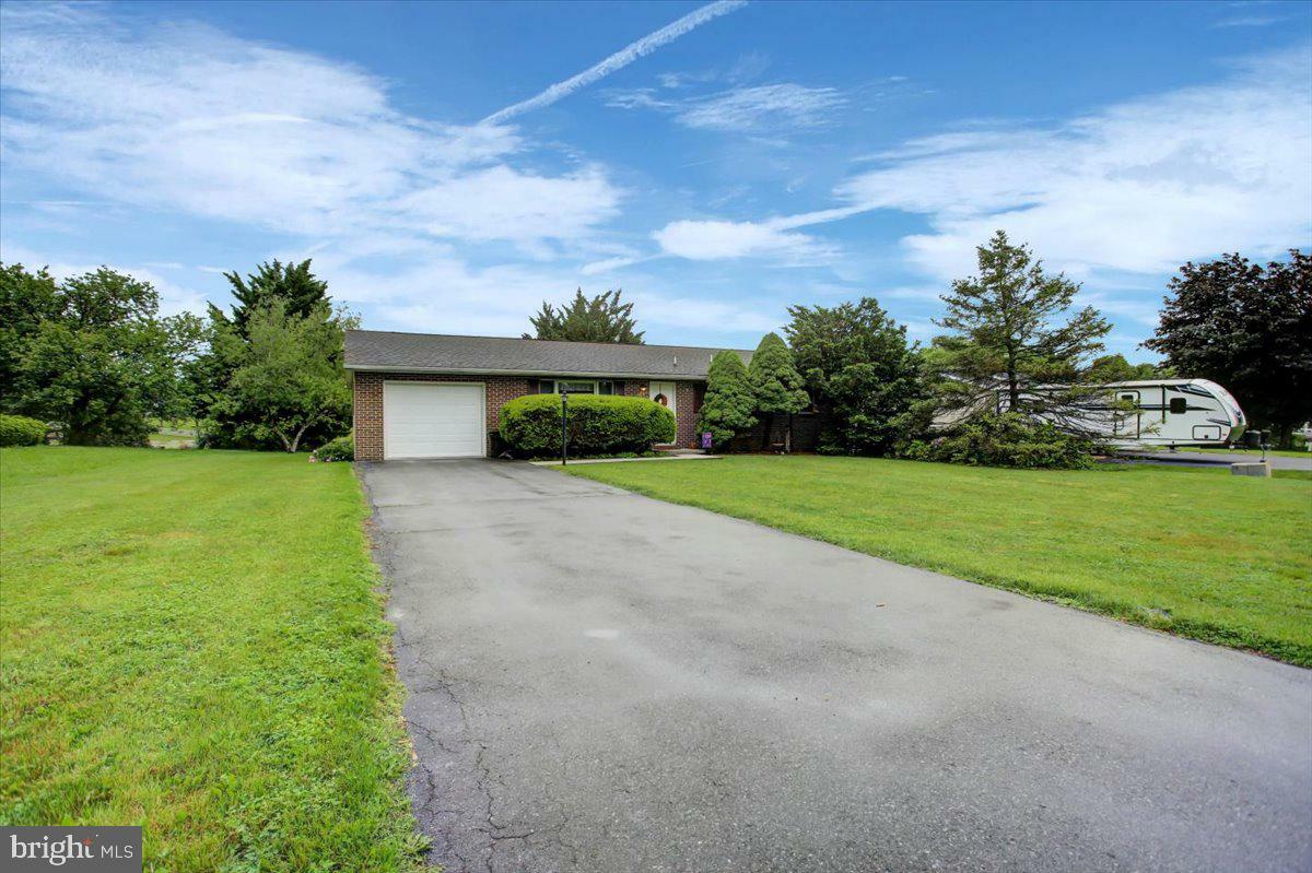 Property Photo: 1536 Farm Lane PA 17225