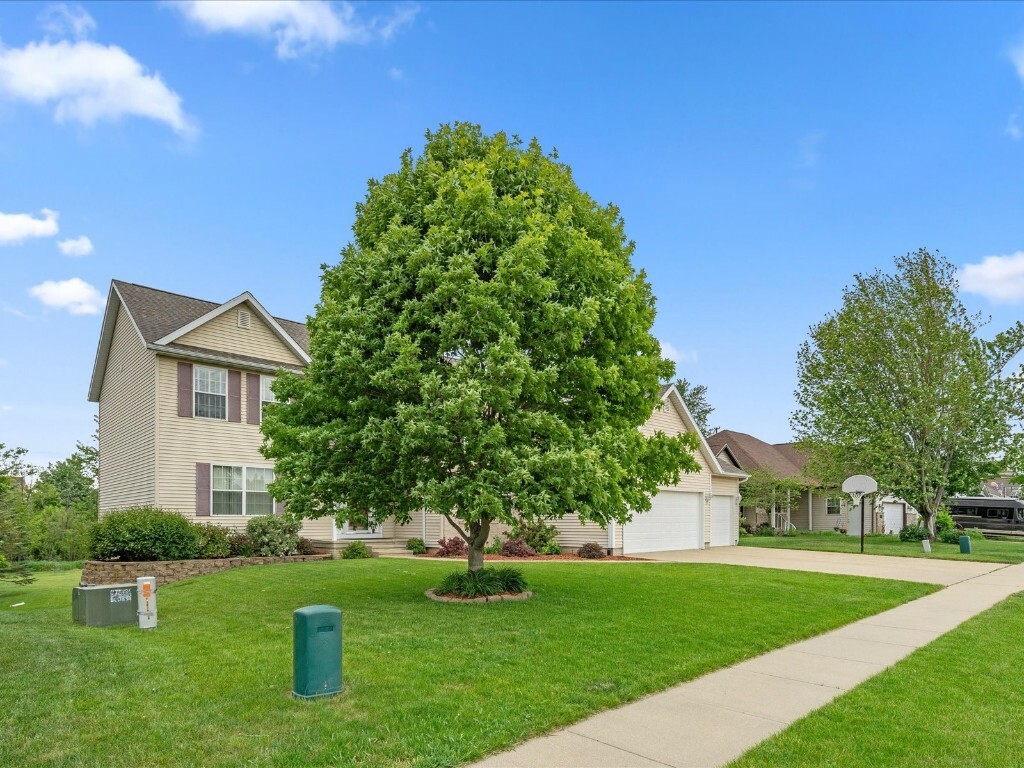 Property Photo: 3010 Newcastle Road IA 52302