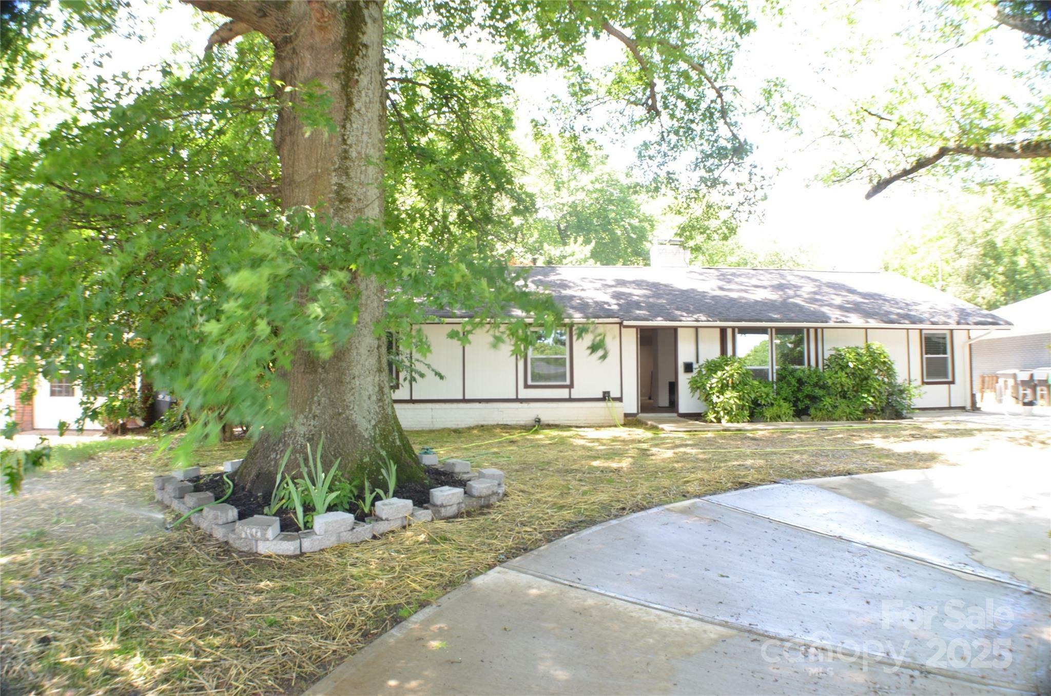 Property Photo: 2000 Tyvola Road NC 28210
