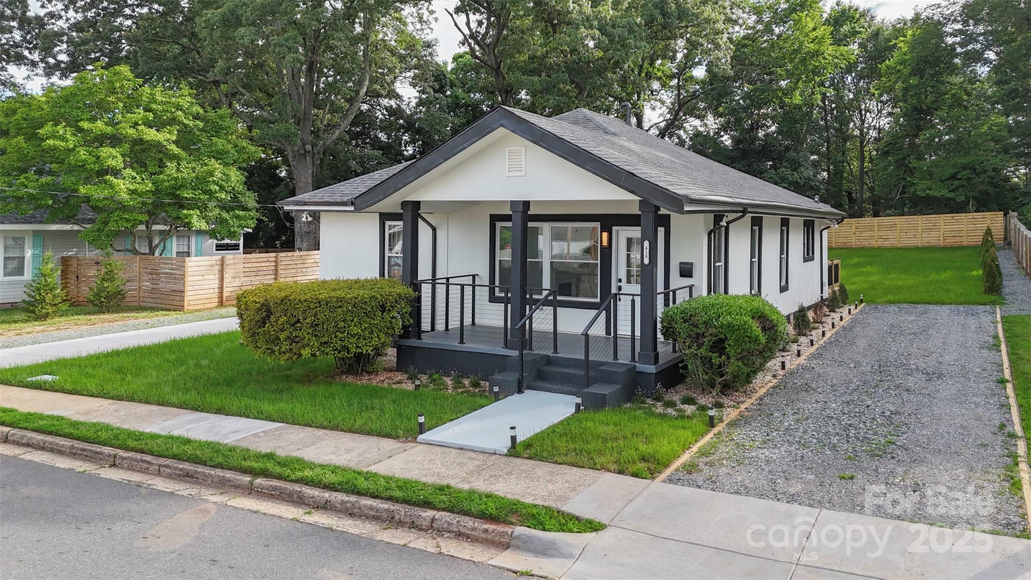 Property Photo: 418 Link Street SC 29715