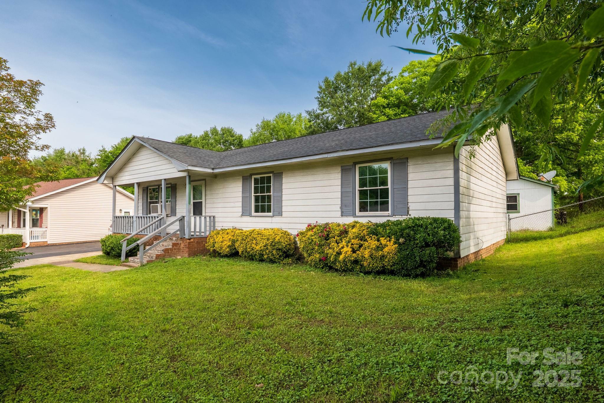 Property Photo: 1613 Hamilton Street NC 28206