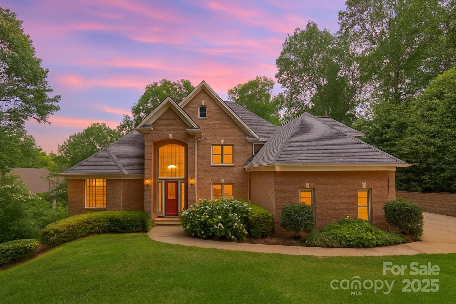 Property Photo: 166 Pinnacle Shores Drive NC 28117