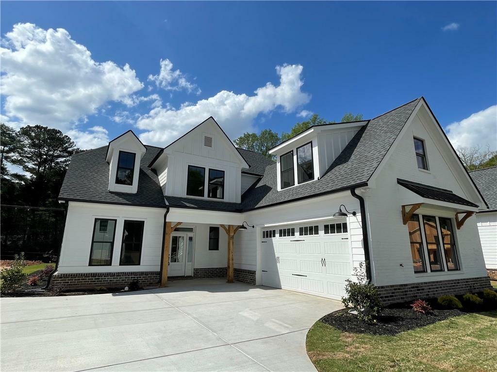 Property Photo: 504 Mill Farm Ln GA 30655