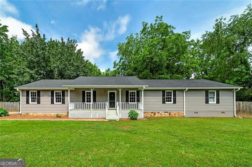 Property Photo: 1810 King Mill Road GA 30252