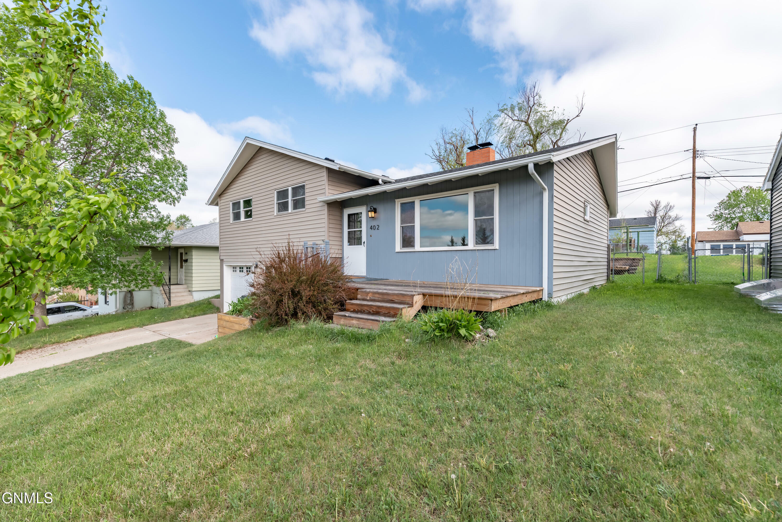 Property Photo: 402 Division Street NW ND 58554