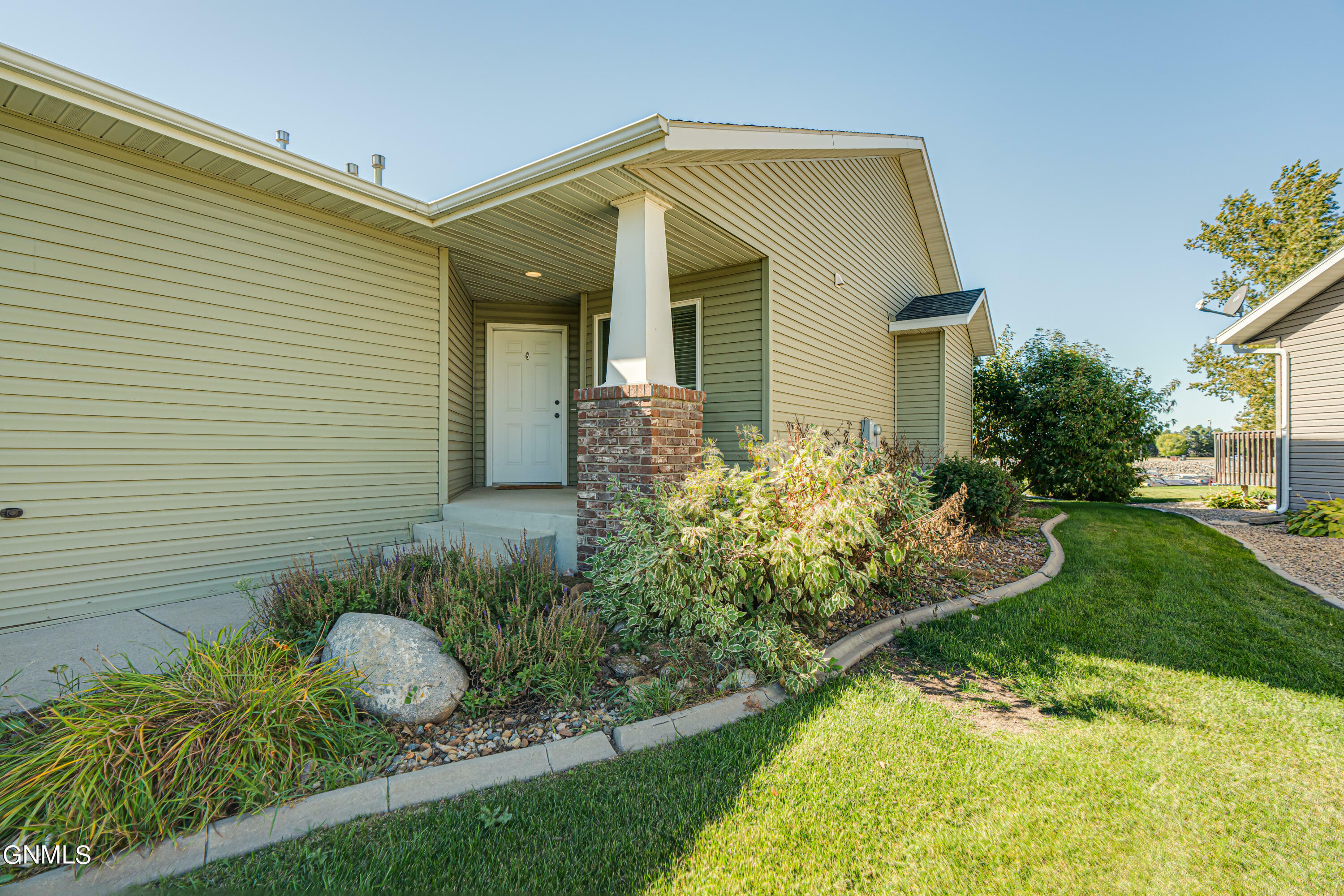 Property Photo: 3701 Bay Shore Bend SE ND 58554