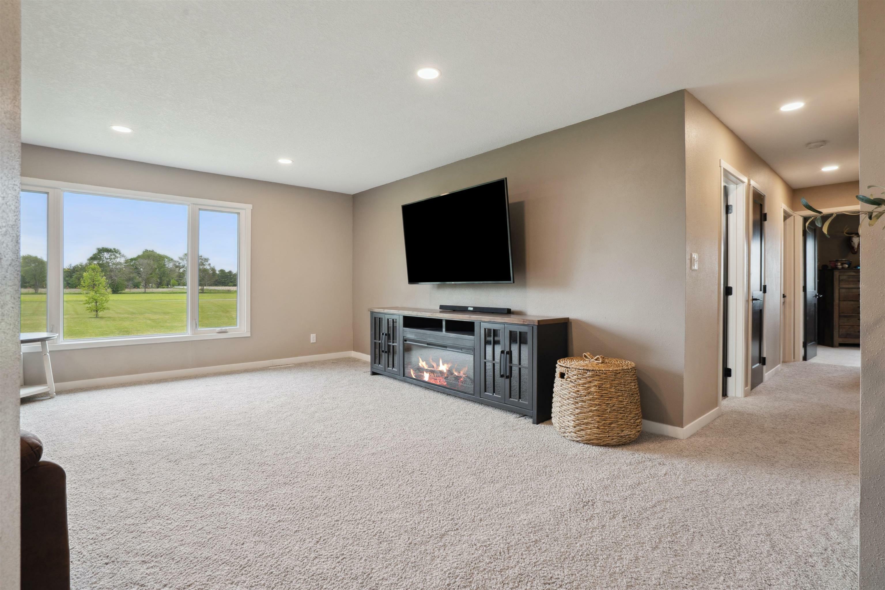 Property Photo: 5442 W Mt Vernon Road IA 50613