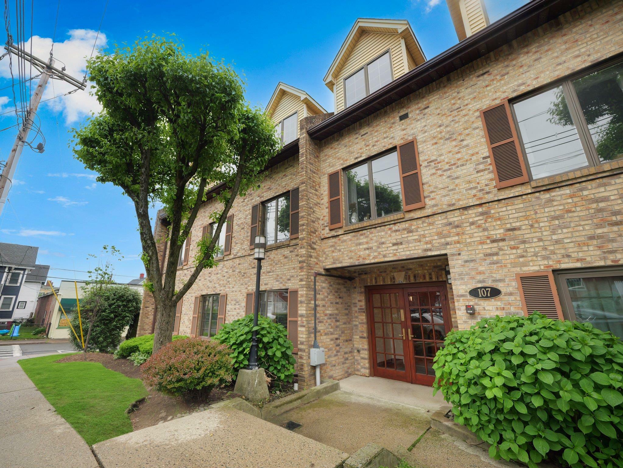 Property Photo: 107 High Avenue 104 NY 10960