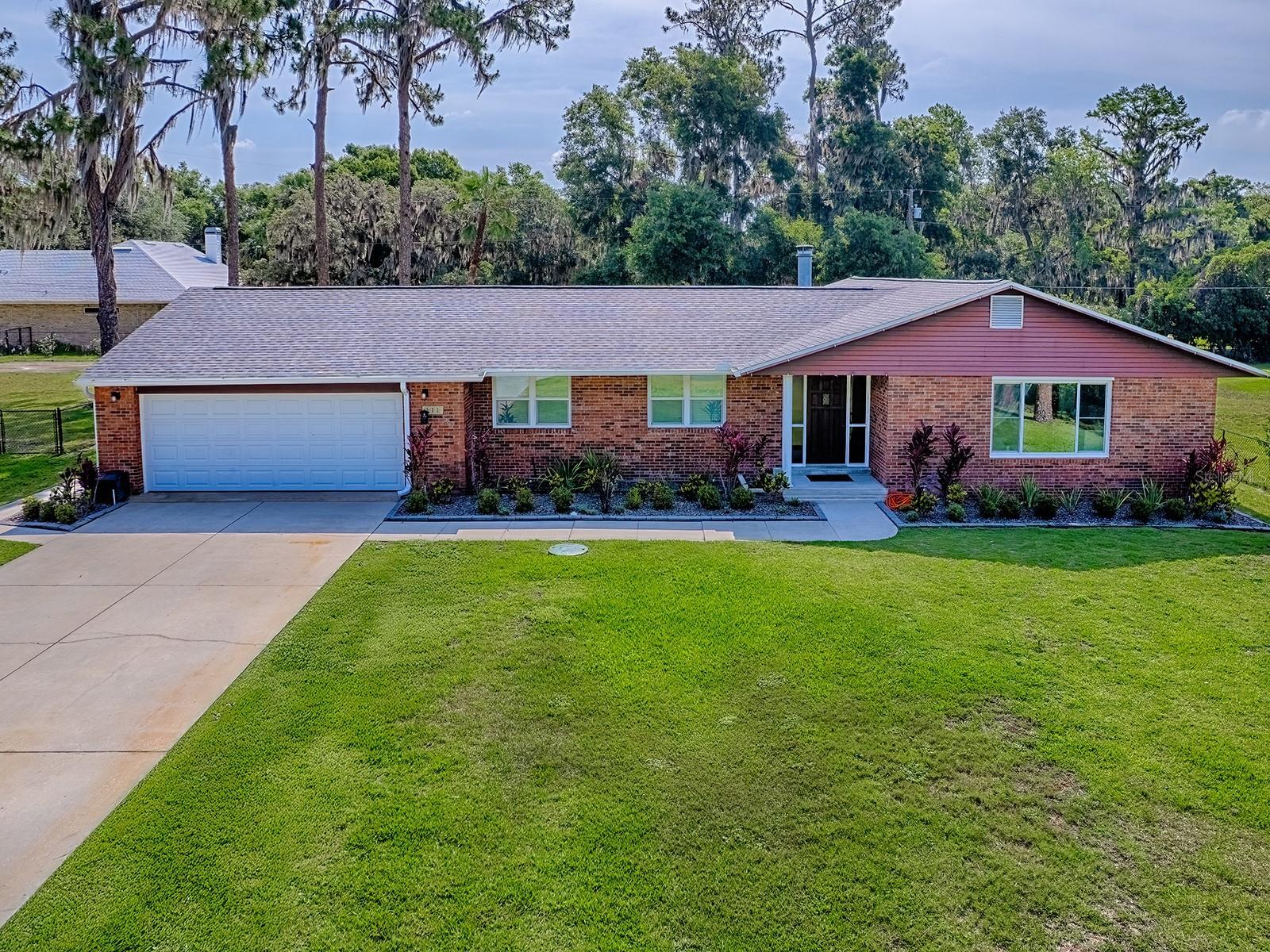 111 Cardinal Lane  Eustis FL 32726 photo