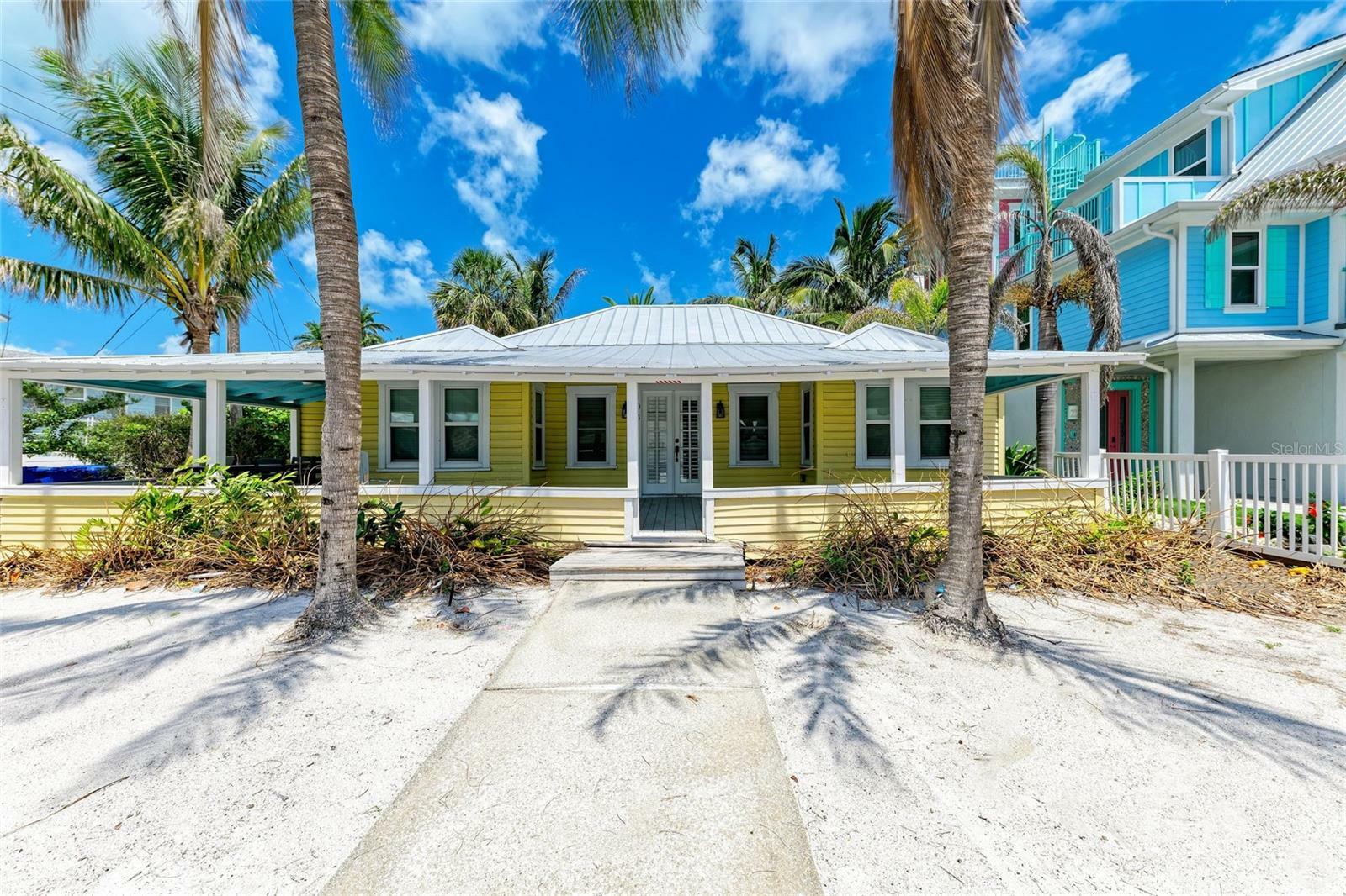 Property Photo: 104 Magnolia Avenue FL 34216