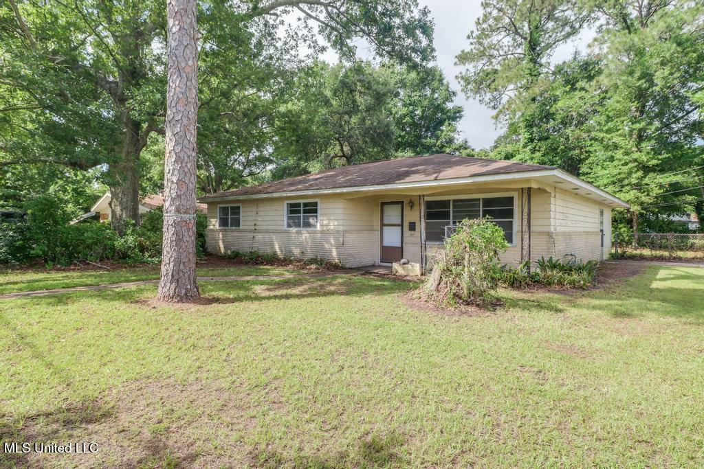 Property Photo: 100 Hardy Avenue MS 39560