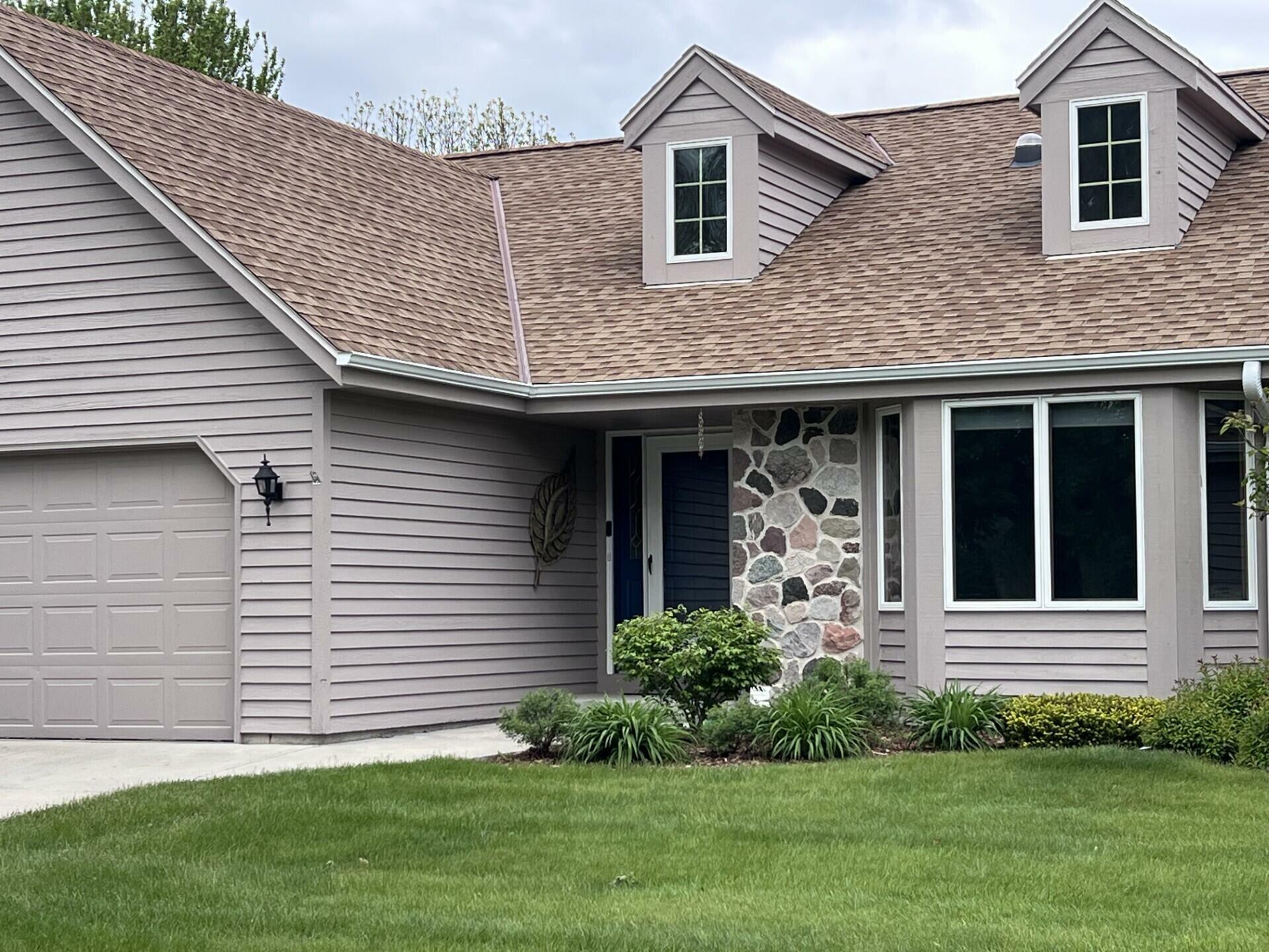 Property Photo: 1502 Ridgewood Dr D-7 WI 53095