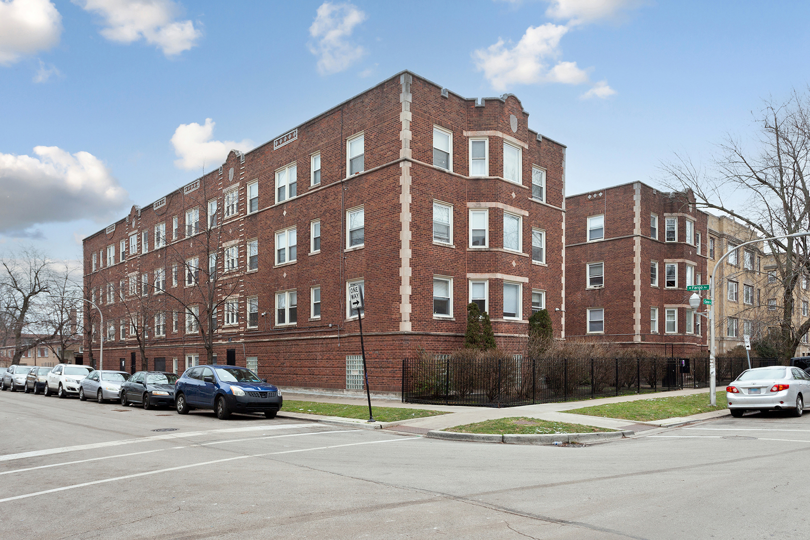 Property Photo: 7385 N Damen Avenue 2N IL 60645