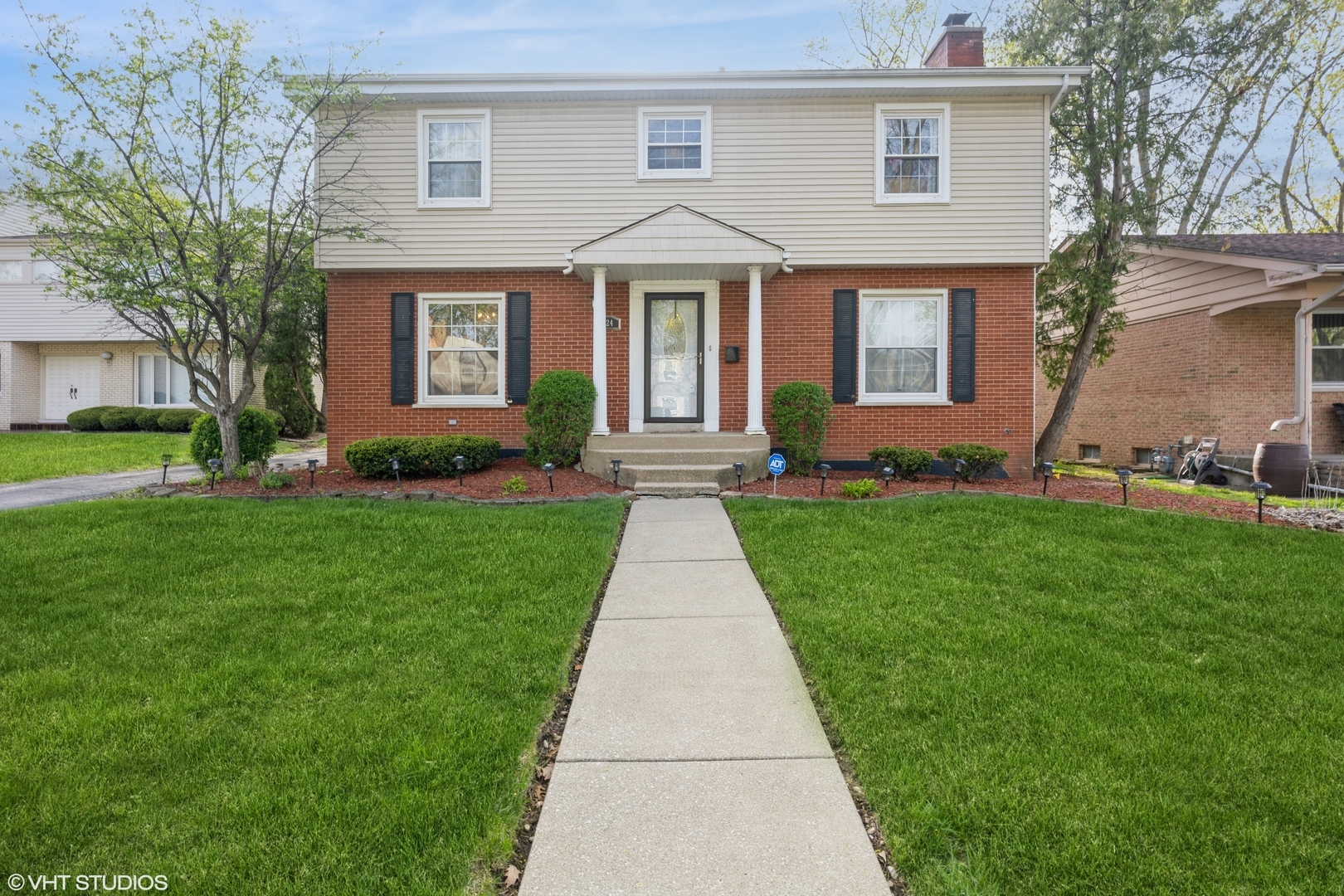 Property Photo: 824 Elm Street IL 60422