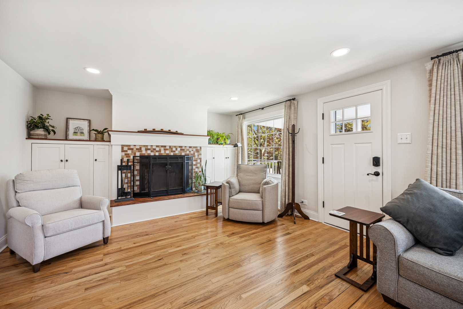 Property Photo: 170 University Street IL 60014