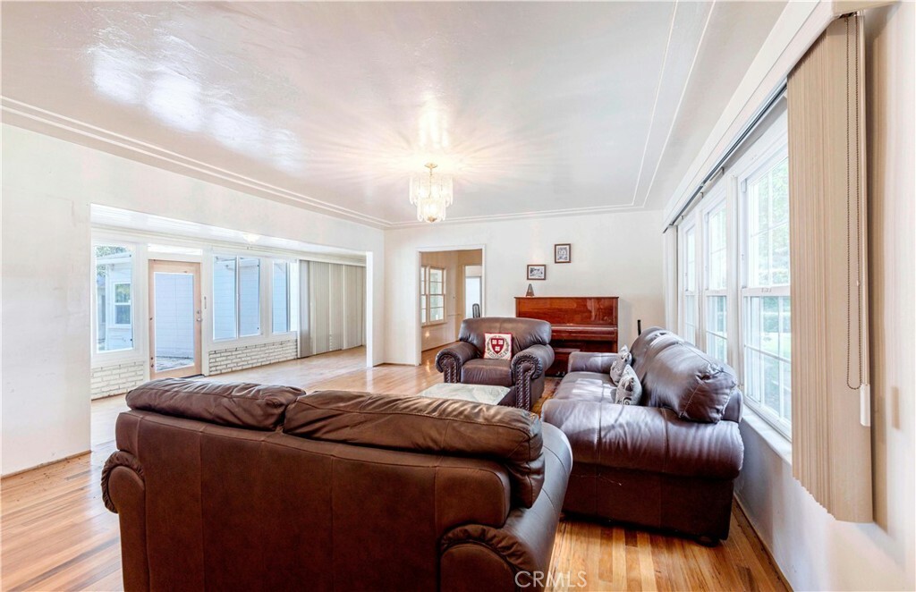 Property Photo:  1850 S 2nd Avenue  CA 91006 