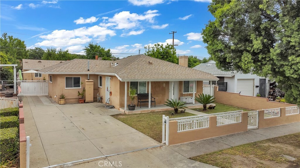 Property Photo: 6038 Coke Avenue CA 90805
