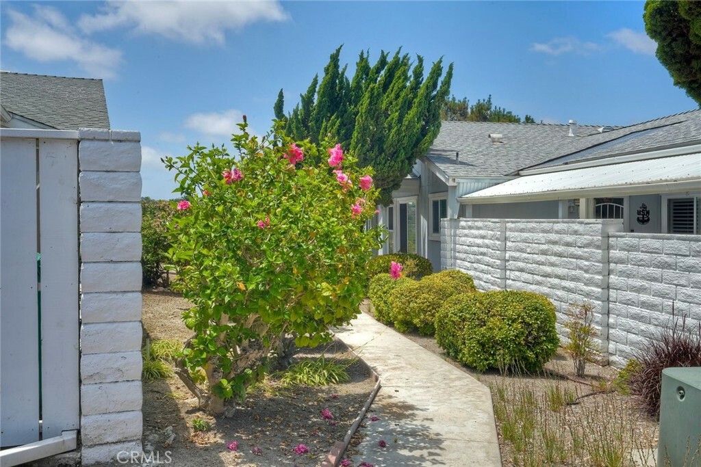 Property Photo: 4273 Spoon Bill Way CA 92057