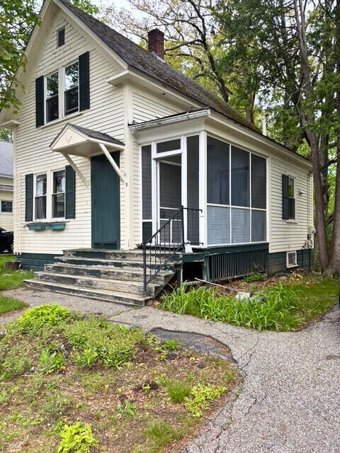 Property Photo:  3 King Street  ME 04083 