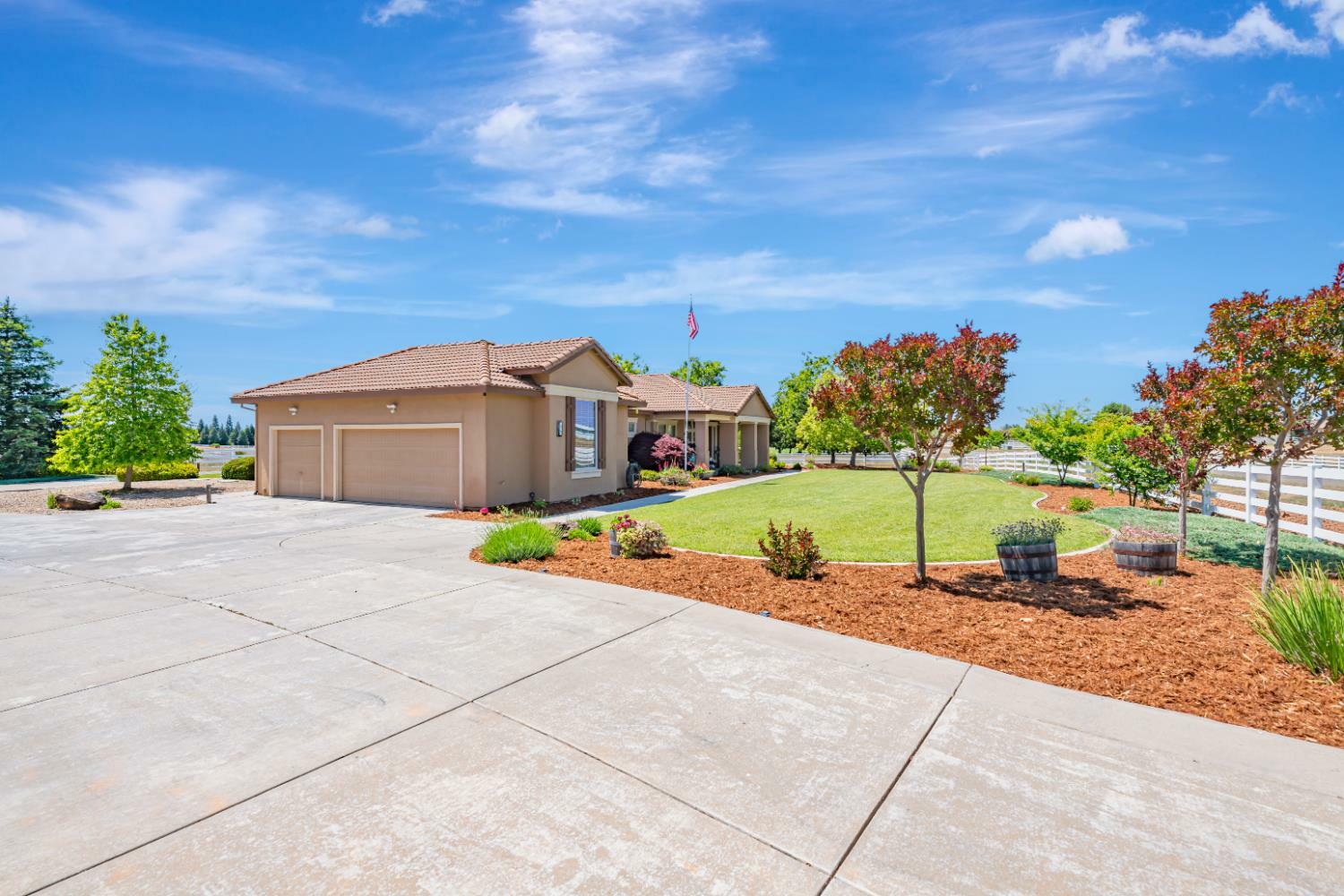 Property Photo: 12760 Riding Trail Drive CA 95693
