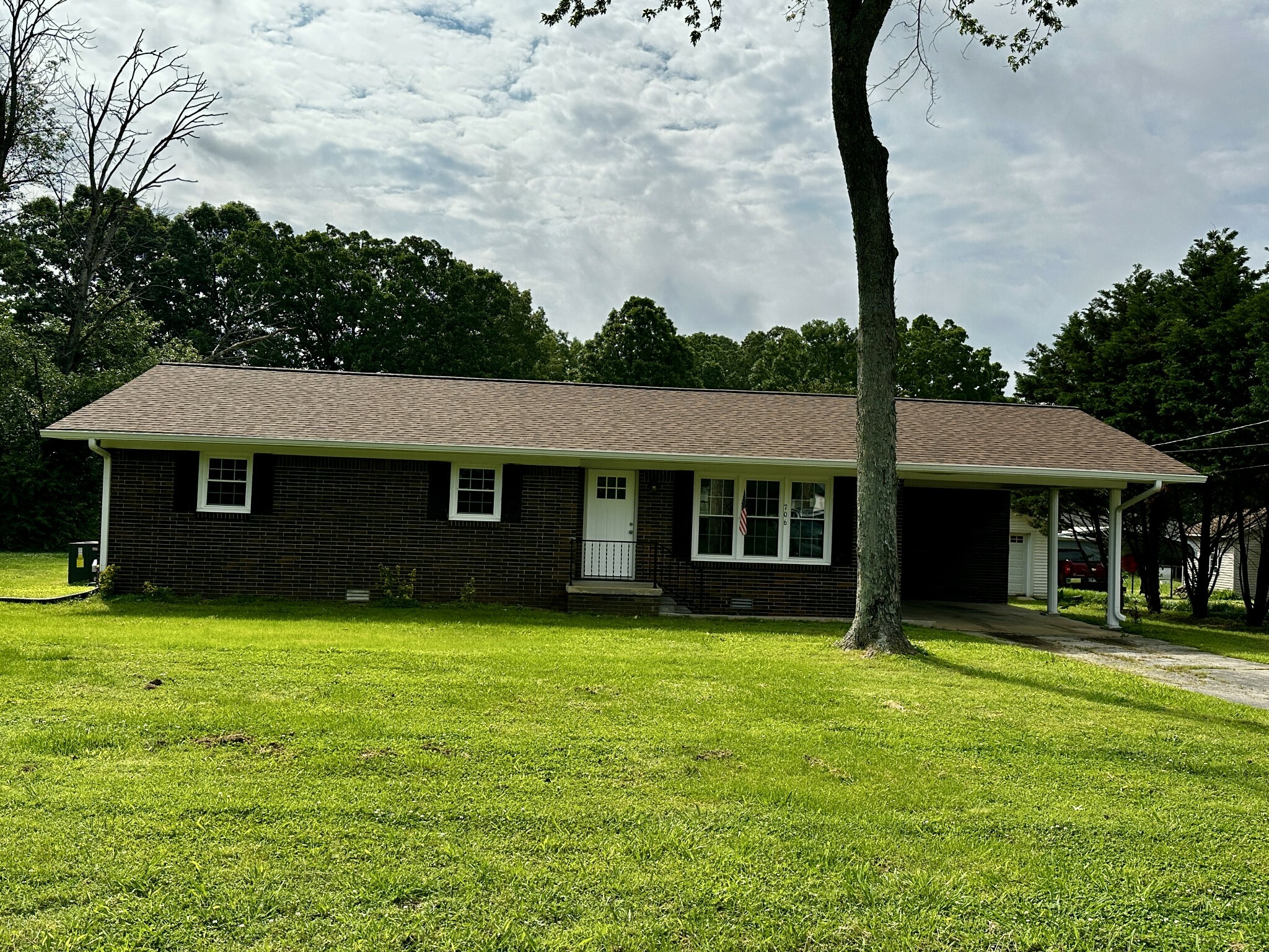 Property Photo: 706 Brenda Ave TN 38469