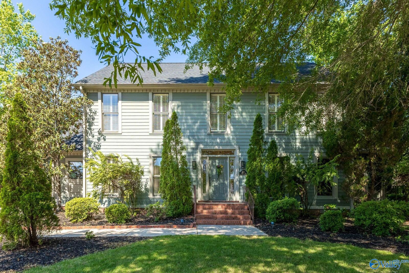 Property Photo:  2401 Surrey Lane SE  AL 35601 