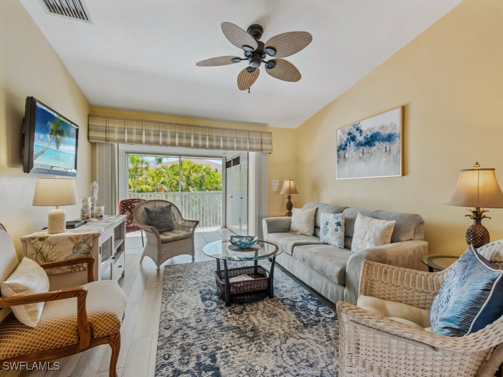 Property Photo: 850 Elkhorn Court 222 FL 34145