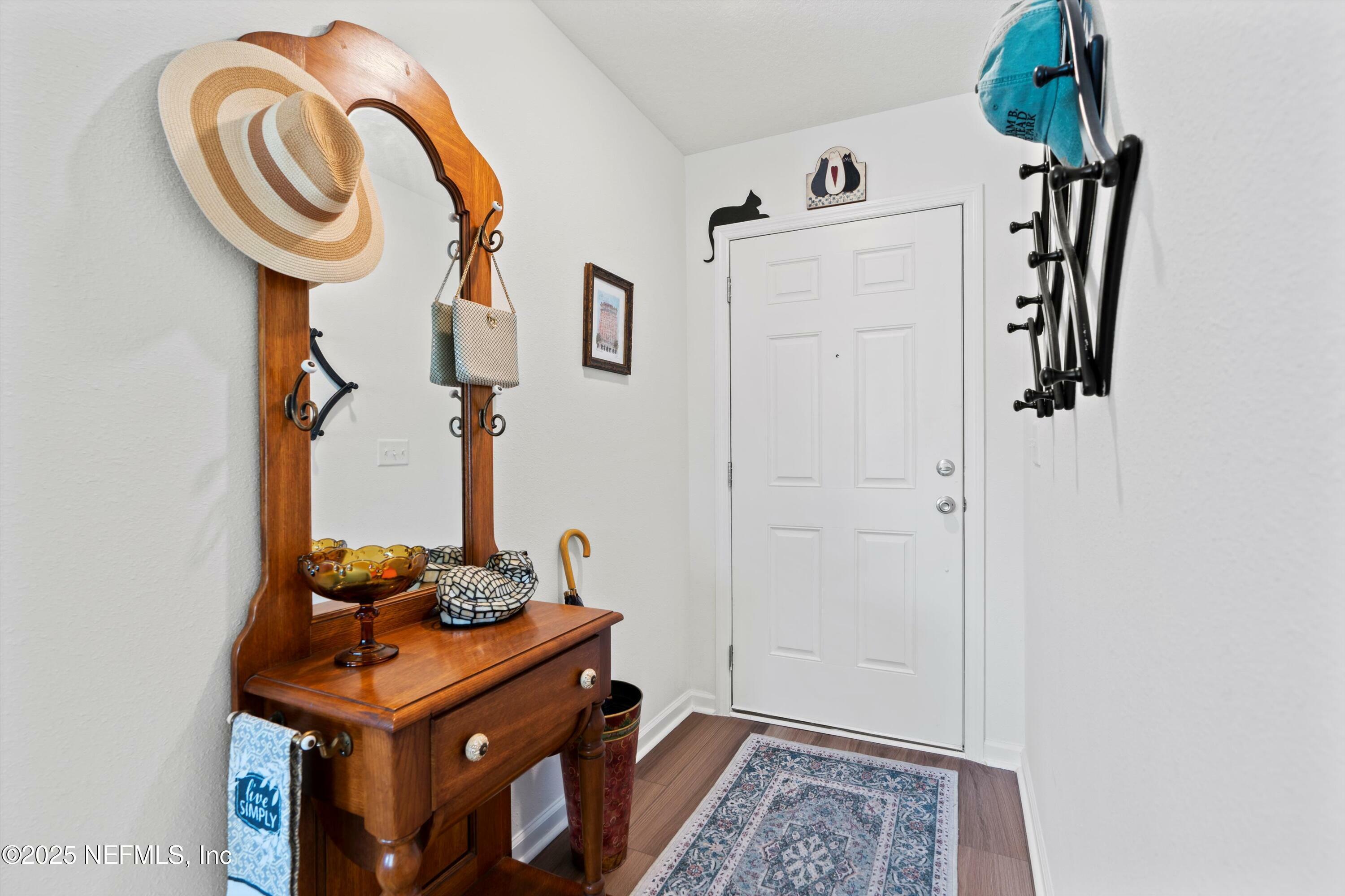 Property Photo: 4553 Prosperity Way FL 32210