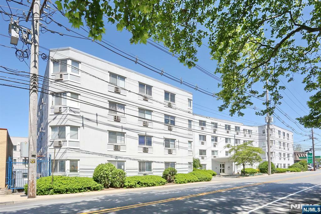 333 Grand Avenue 4G  Palisades Park NJ 07650 photo