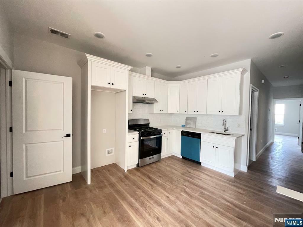 Property Photo:  486 19th Street 1  NJ 07103 