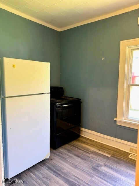 Property Photo: 6815 Lawn Avenue OH 44102