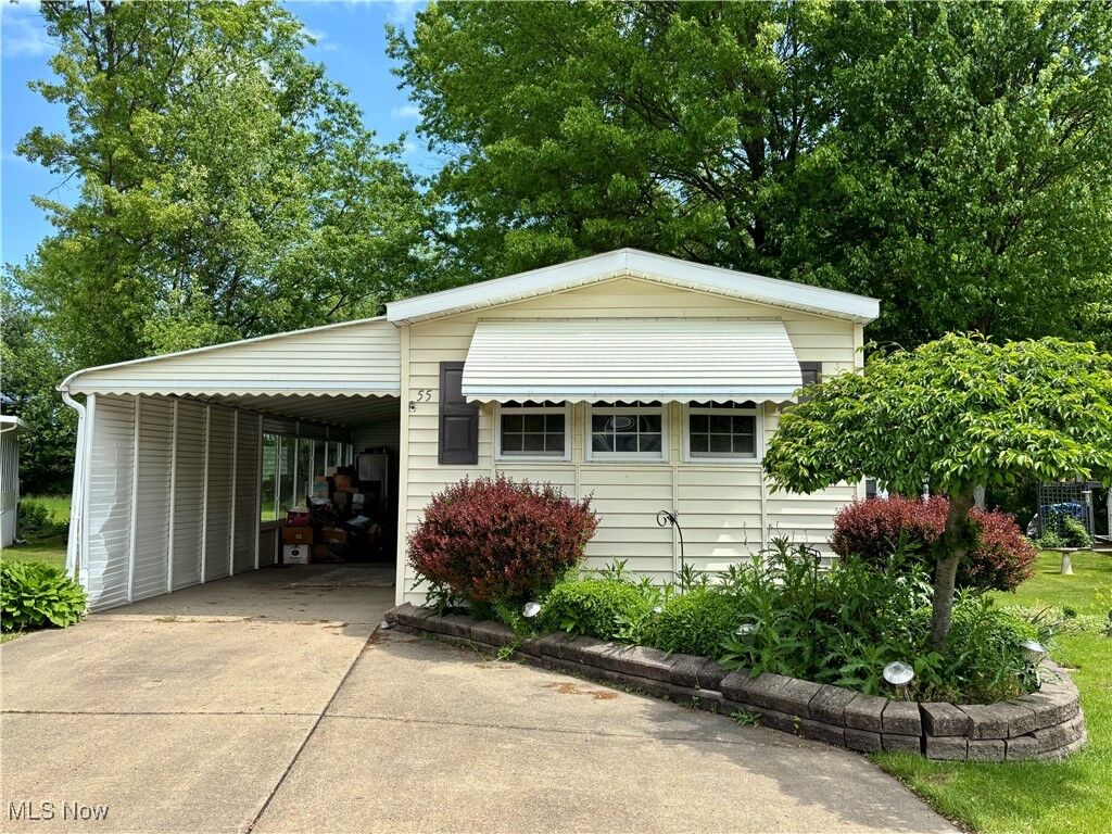 Property Photo:  1229 Columbiana Lisbon Road 55  OH 44408 