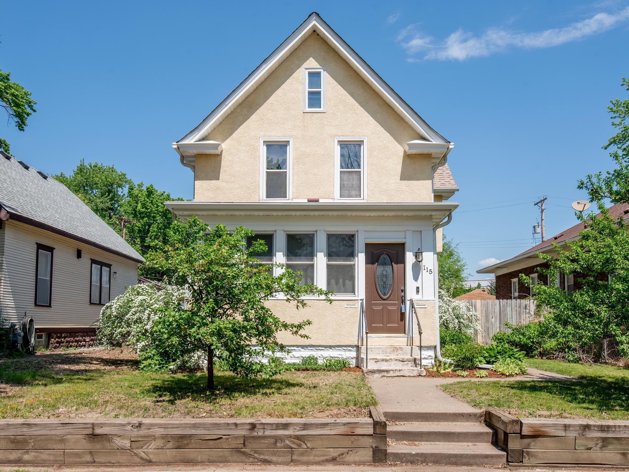 Property Photo:  115 Geranium Avenue W  MN 55117 