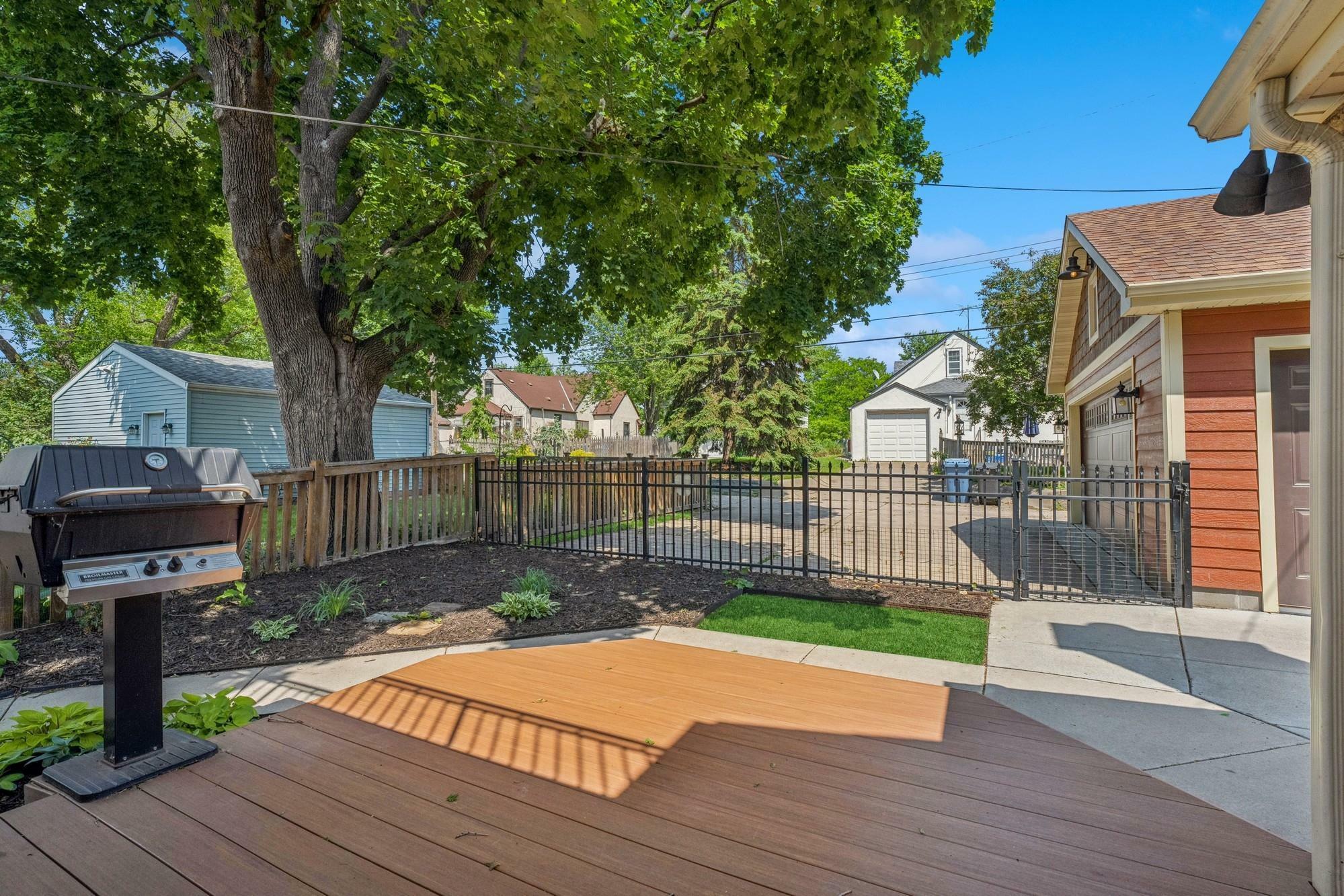 Property Photo:  5437 Park Avenue  MN 55417 