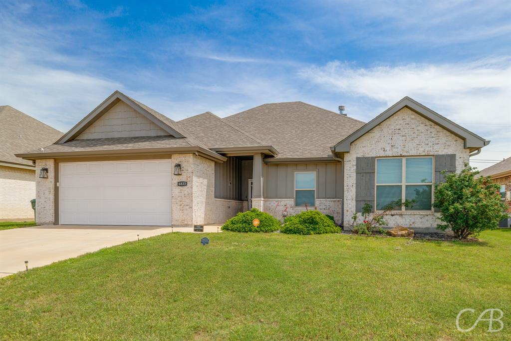 Property Photo: 6833 Inverness Street TX 79606