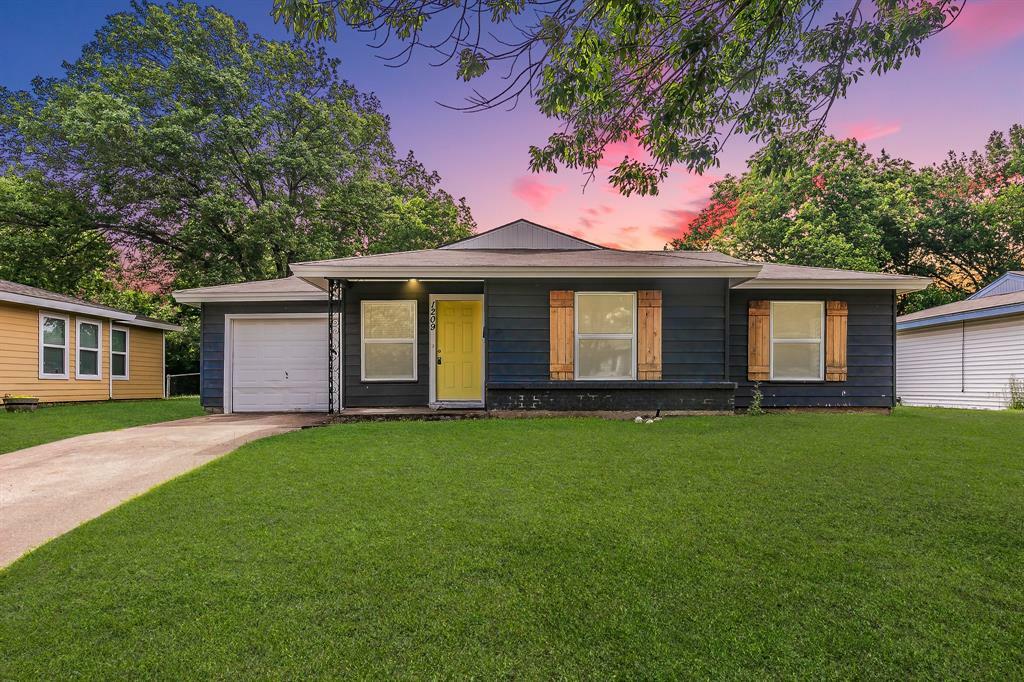 Property Photo: 1209 Ralph Street TX 75051