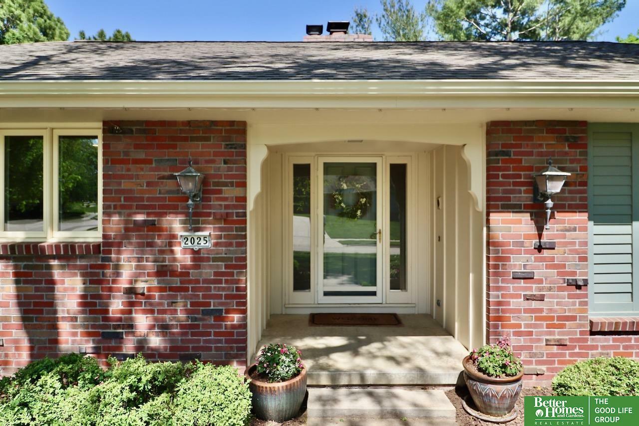 Property Photo: 2025 N 101 Circle NE 68134
