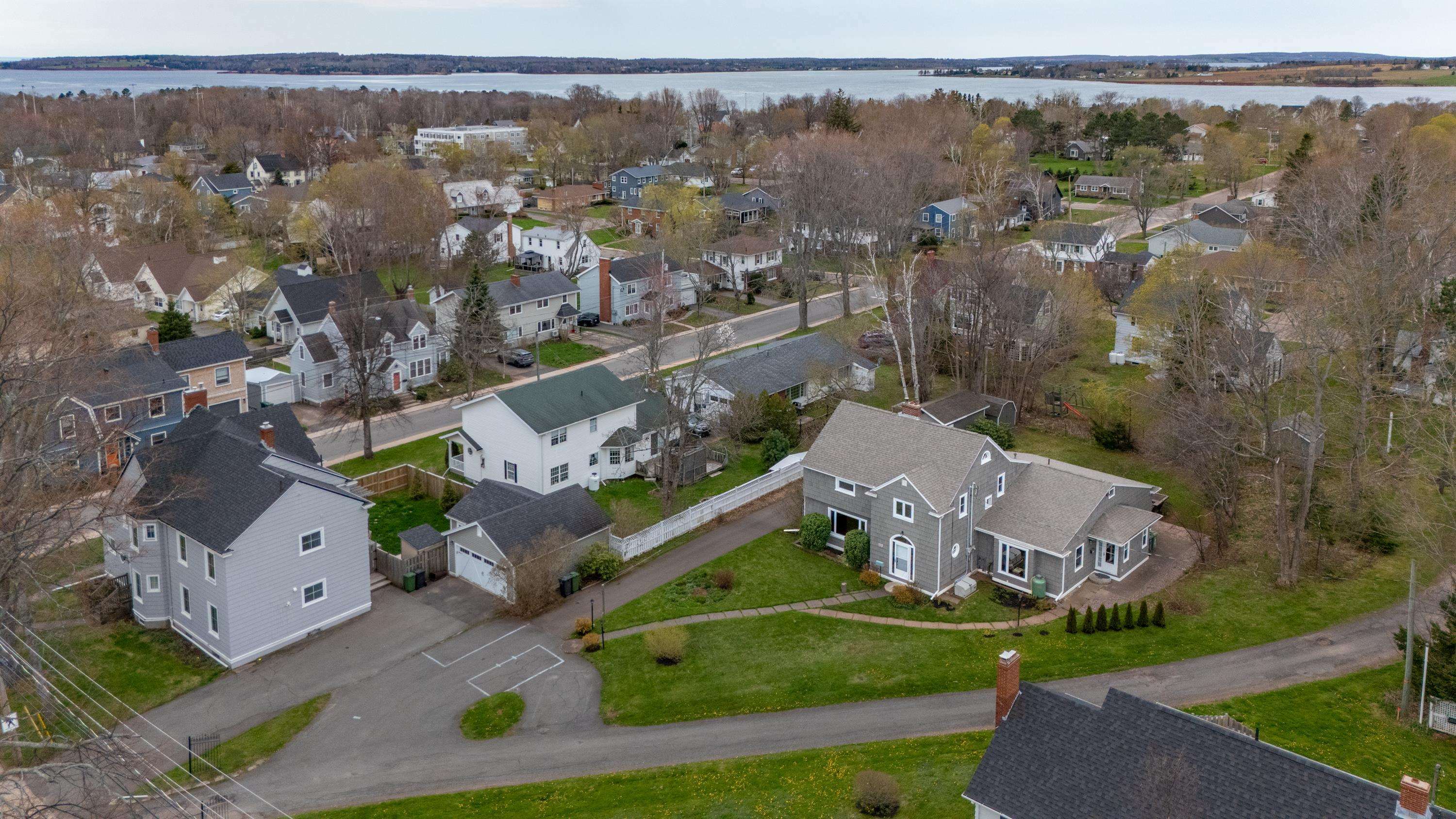 Photo de la propriété: 115 North River Road PE C1A 3K7