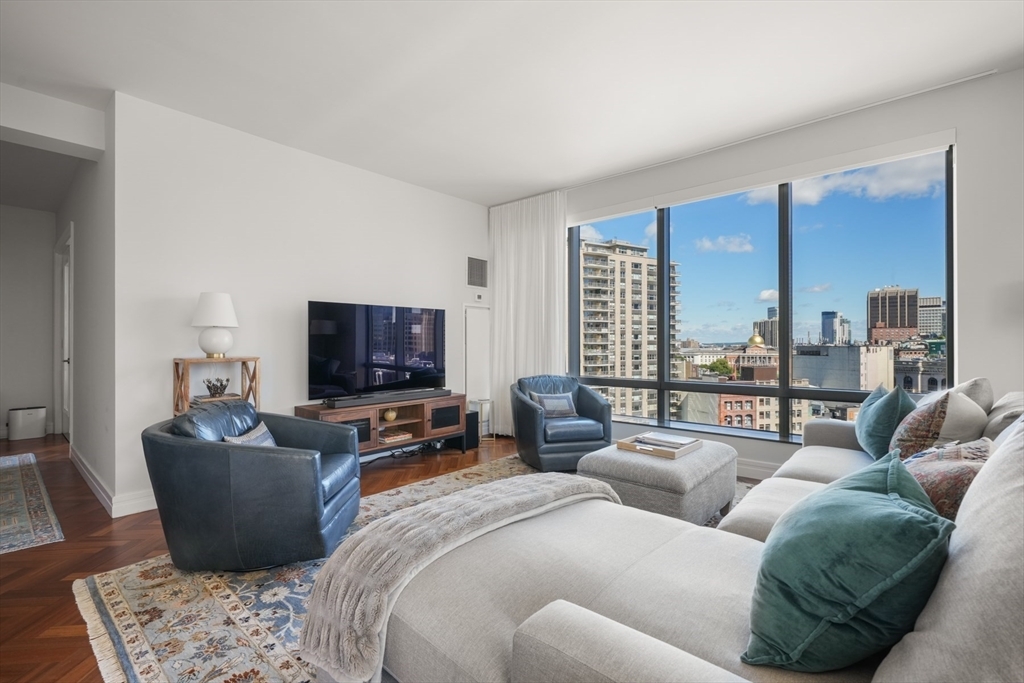 Property Photo: 1 Avery St 19D Furn MA 02111