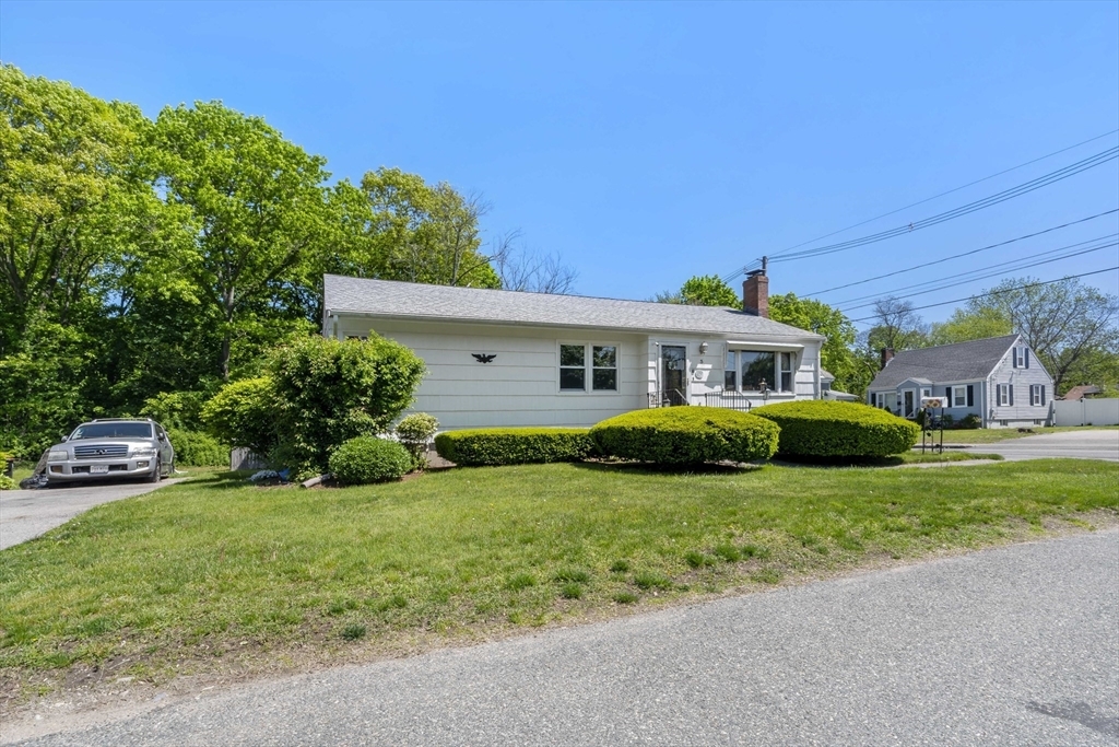 Property Photo: 3 Moraine Pl MA 02301