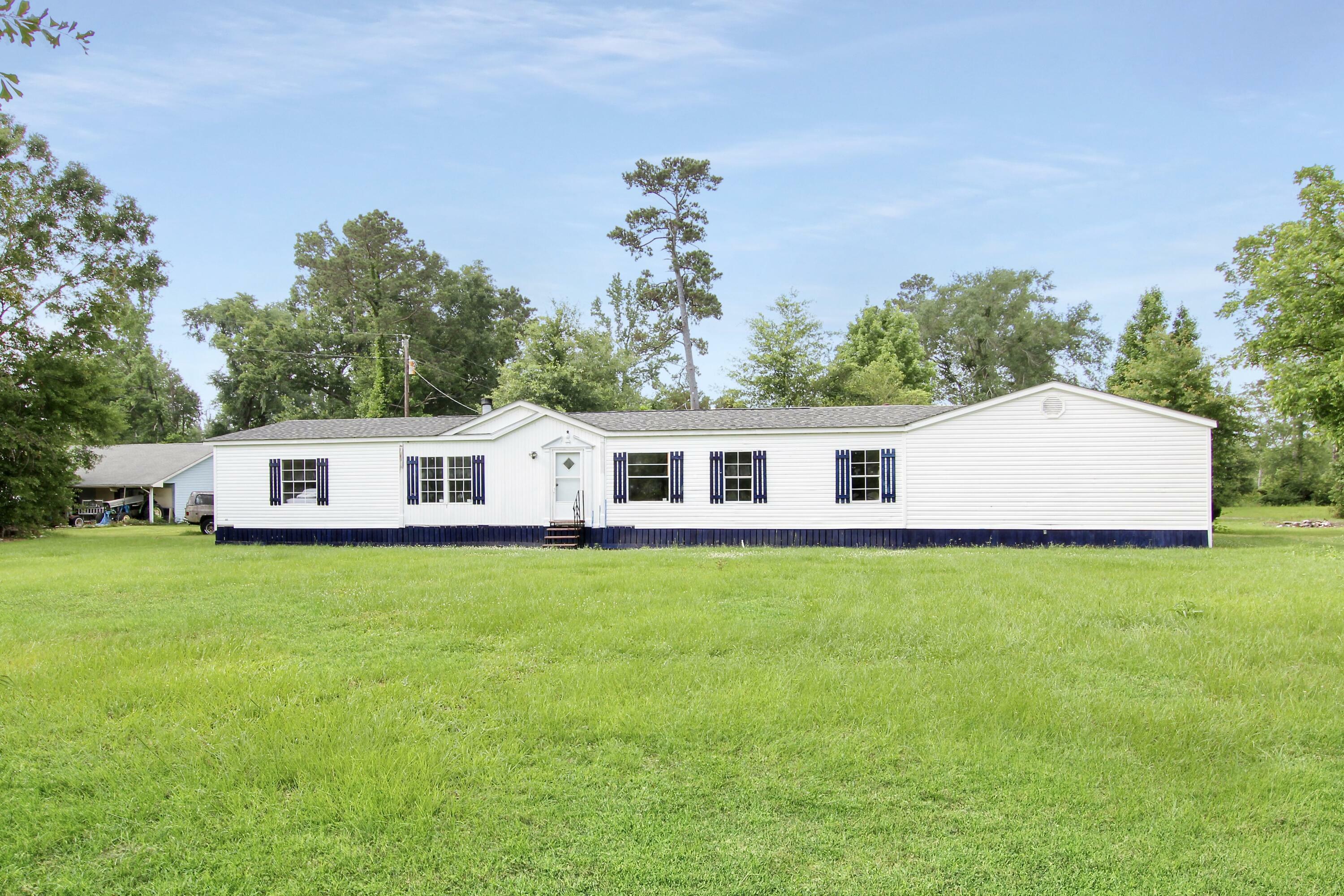 Property Photo: 13436 La-10 LA 70656